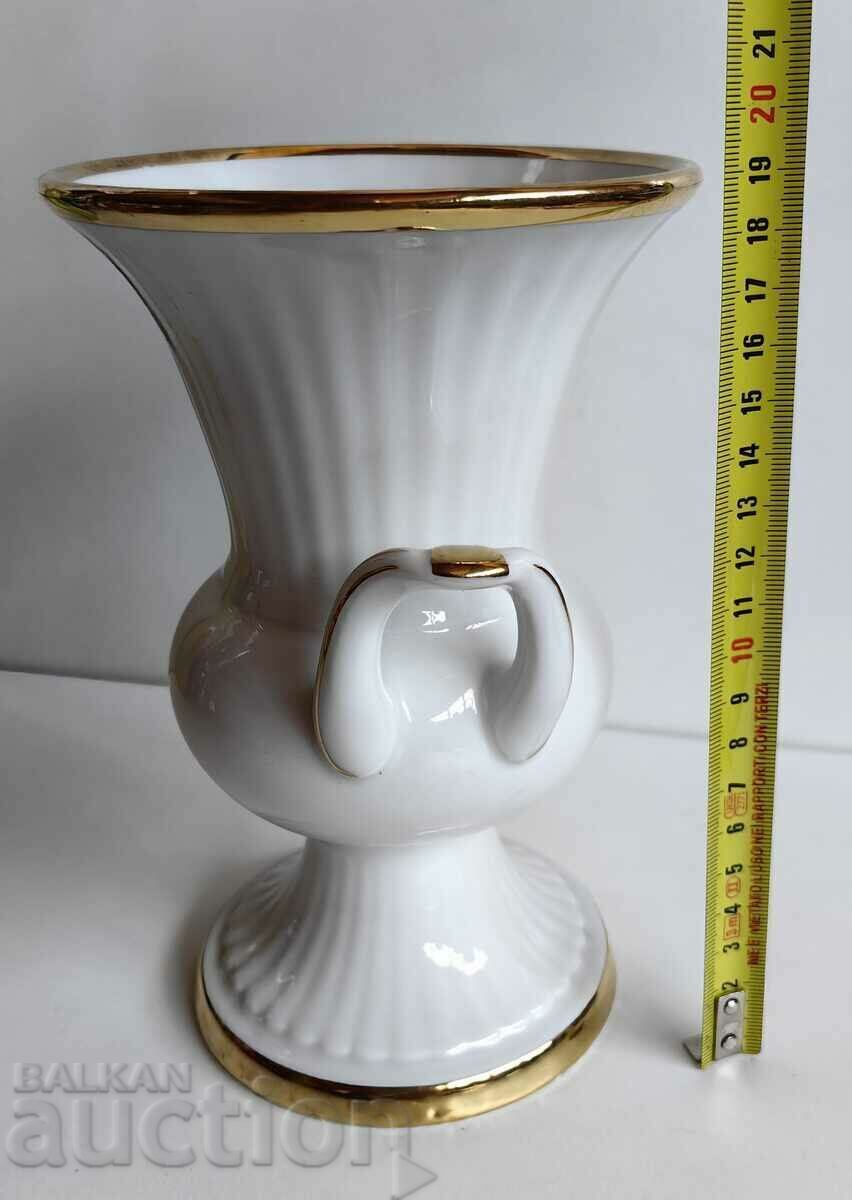 Delivery of . BAVARIA BEAUTIFUL PORCELAIN MARKED VASE HEALTHY Delivery of . BAVARIA BEAUTIFUL PORCELAIN MARKED VASE HEALTHY