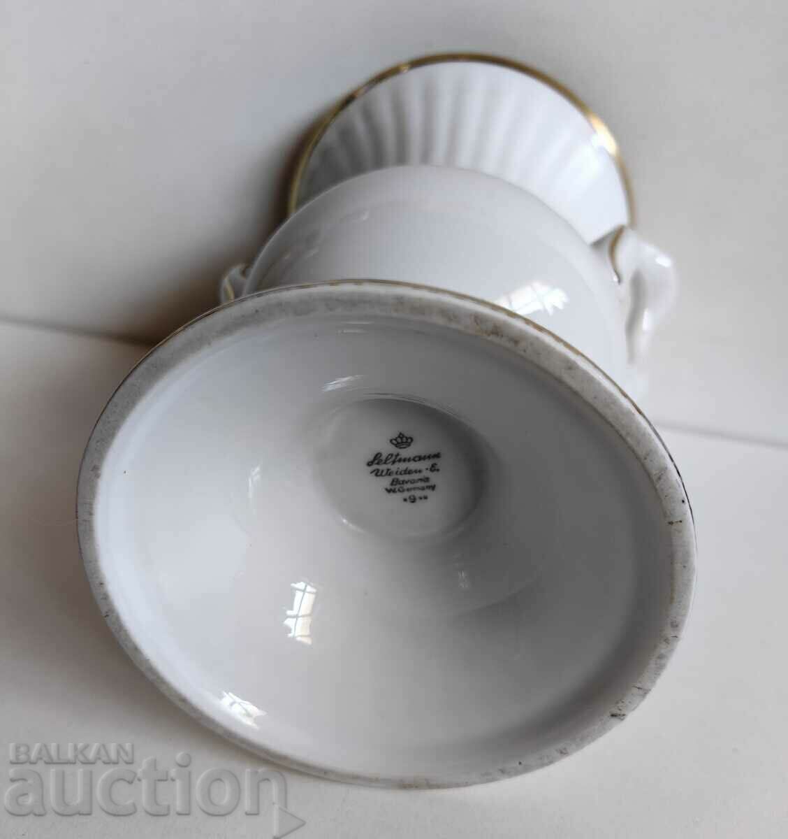 . BAVARIA BEAUTIFUL PORCELAIN MARKED VASE HEALTHY - 6 . BAVARIA BEAUTIFUL PORCELAIN MARKED VASE HEALTHY - 6