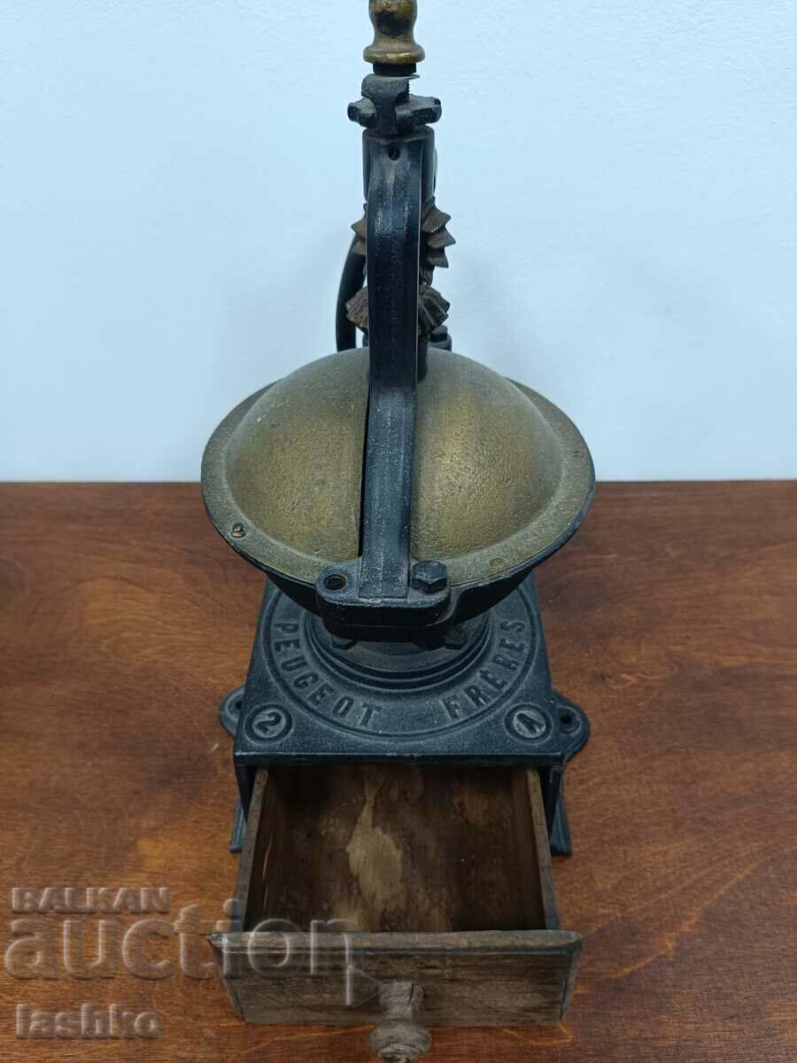 Rasnita de cafea antica cu preț € 332.33 | 649.98 BGN