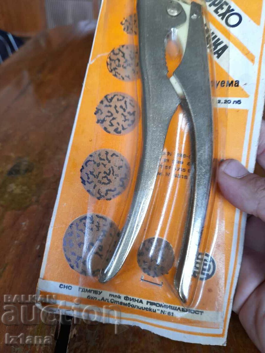 Аукцион Стара орехотрошачка Аукцион Стара орехотрошачка