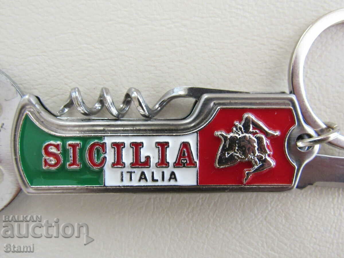 Livrarea Breloc de cuțit pliabil din metal 3 în 1 din Sicilia, Italia Livrarea Breloc de cuțit pliabil din metal 3 în 1 din Sicilia, Italia