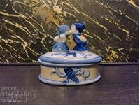 Porcelain figurine box from the 70s like new