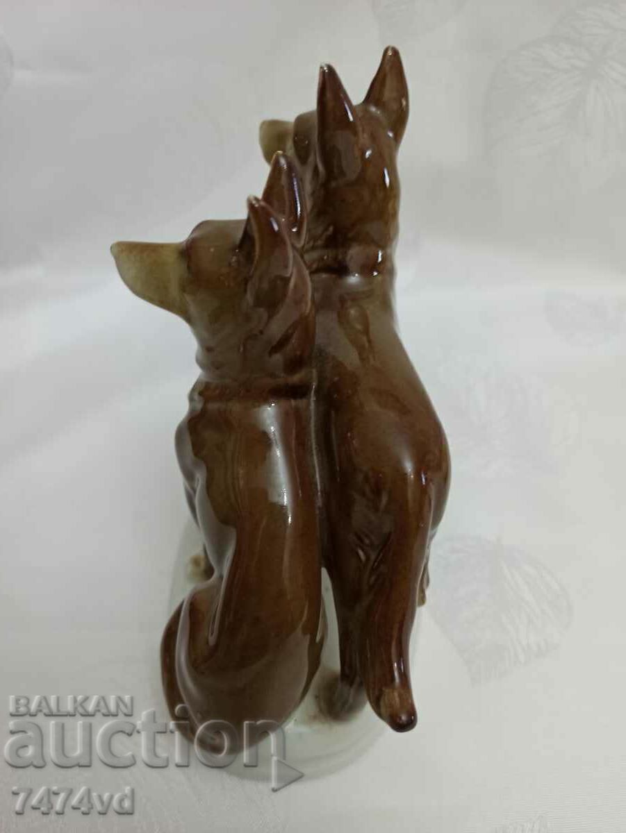 Licitație Companie de porțelan plastic - Doi câini ciobanești