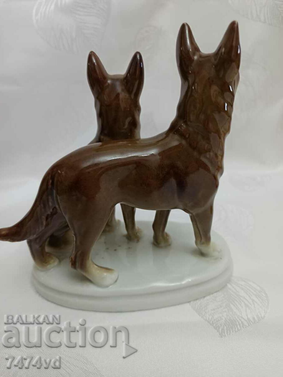 Livrarea Companie de porțelan plastic - Doi câini ciobanești