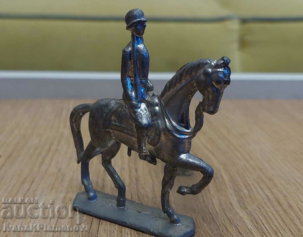 Μολύβδινο ειδώλιο για συλλέκτες με τιμή 16.00 BGN | € 8.18 Μολύβδινο ειδώλιο για συλλέκτες με τιμή 16.00 BGN | € 8.18