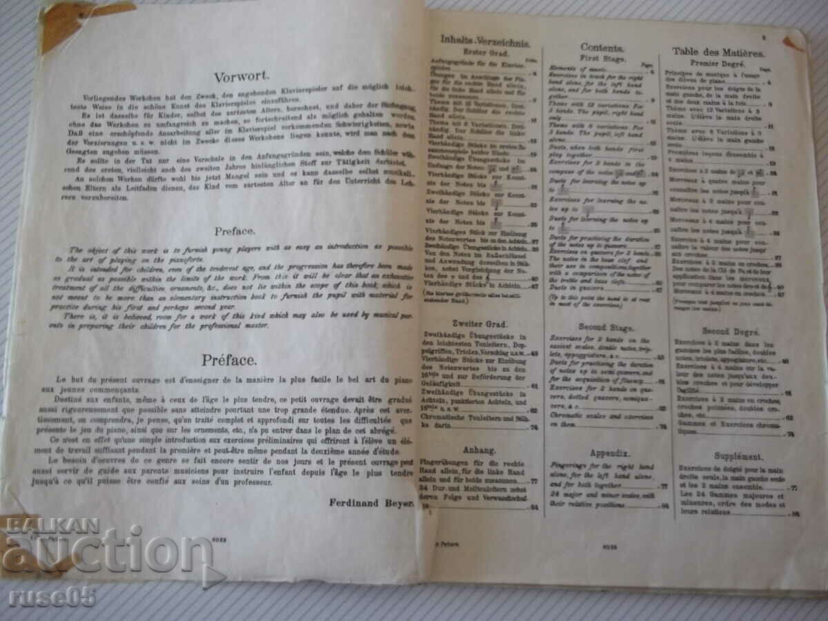 Auction  Sheet music "BEYER" - 88 pages.