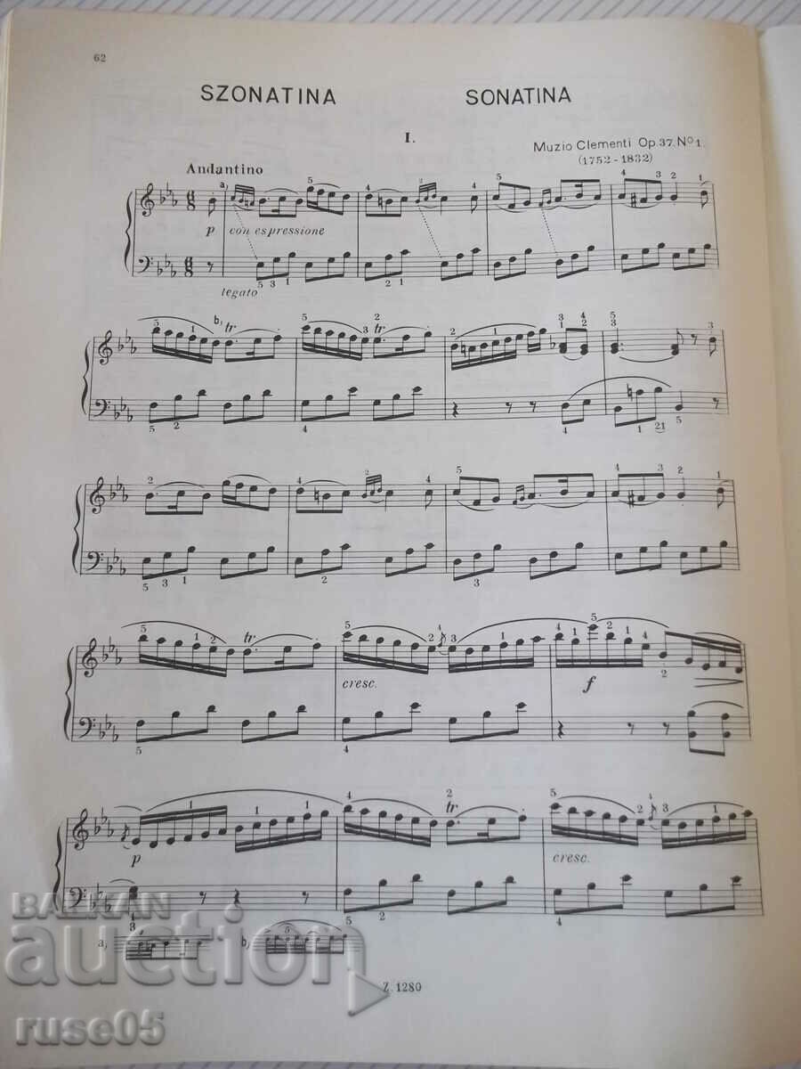 Notes "SZONATINA GYŰJTEMÉNY" - 136 pages. - 5 Notes "SZONATINA GYŰJTEMÉNY" - 136 pages. - 5