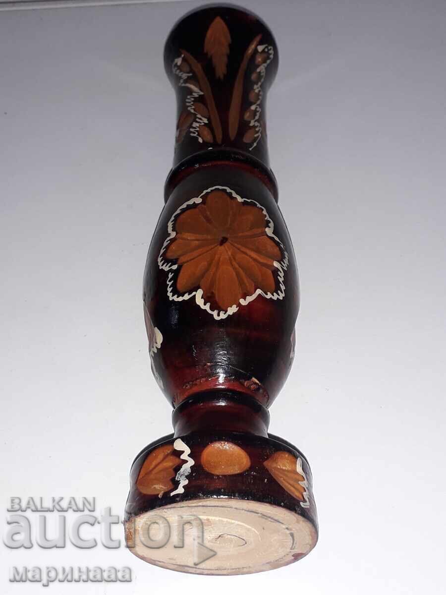 Delivery of OLD VASE. WOOD CARVING Delivery of OLD VASE. WOOD CARVING