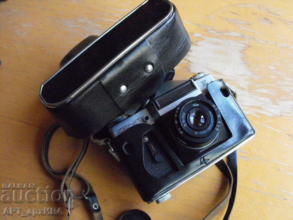 Cameră ZENIT, cu carcasă. cu preț 48.50 BGN | € 24.80