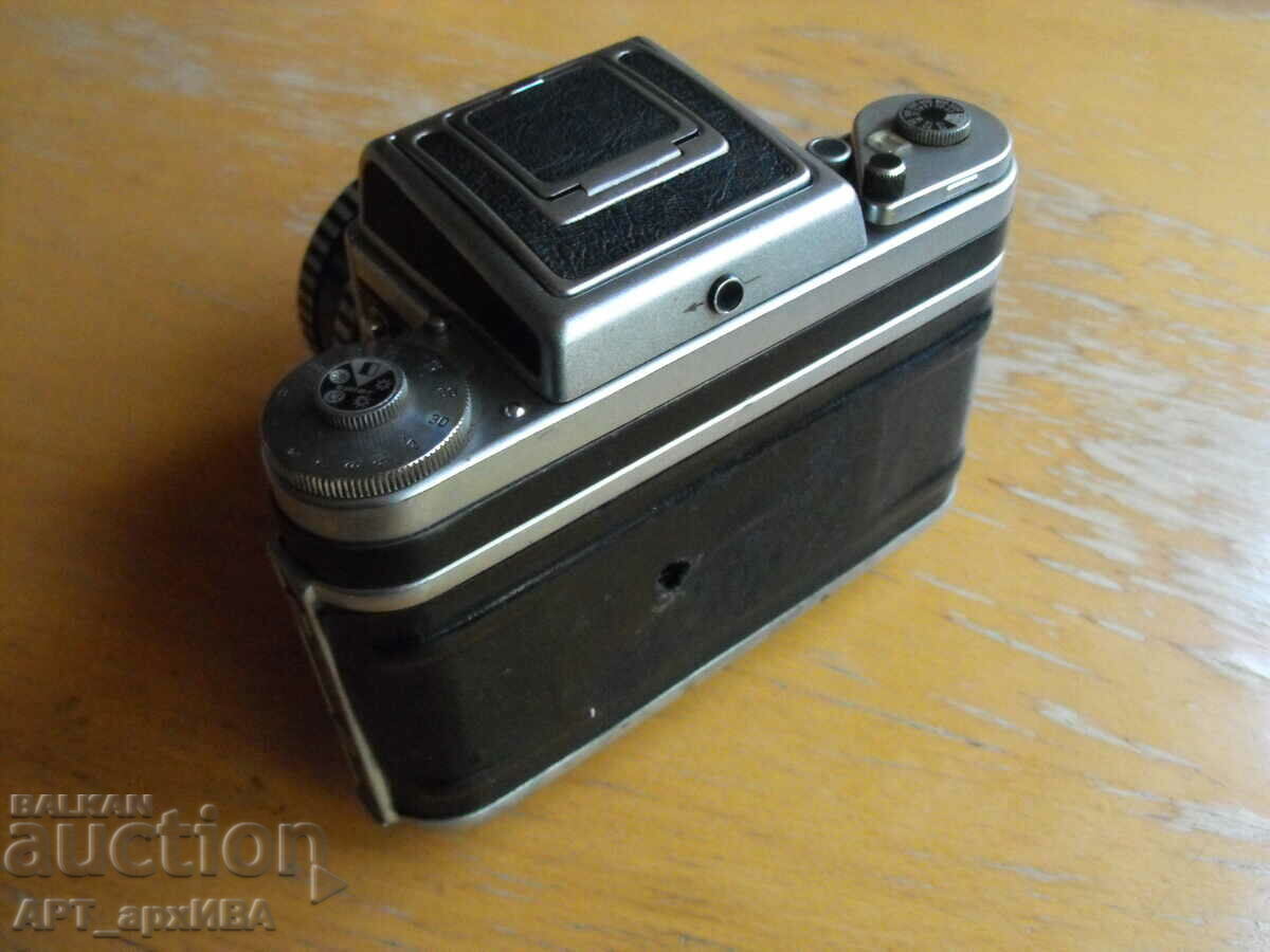 Δημοπρασία Φιλμ κάμερα 6x6 Pentacon Six TL Carl Zeiss Jena DDR.