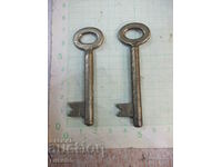 Lot of 2 pcs. old bronze key for a lock