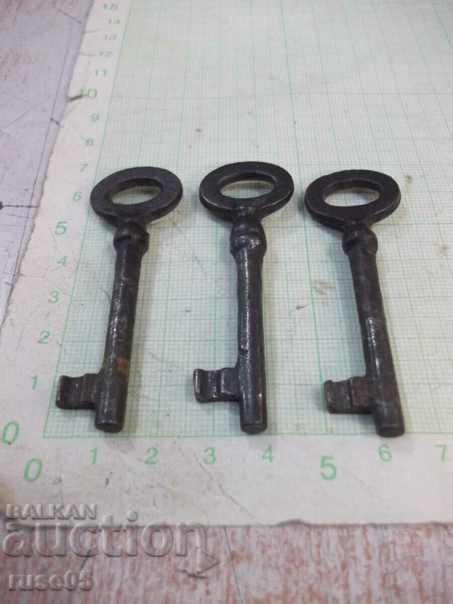 Lot of 3 pcs. old key for lock with price 9.00 BGN | € 4.60 Lot of 3 pcs. old key for lock with price 9.00 BGN | € 4.60