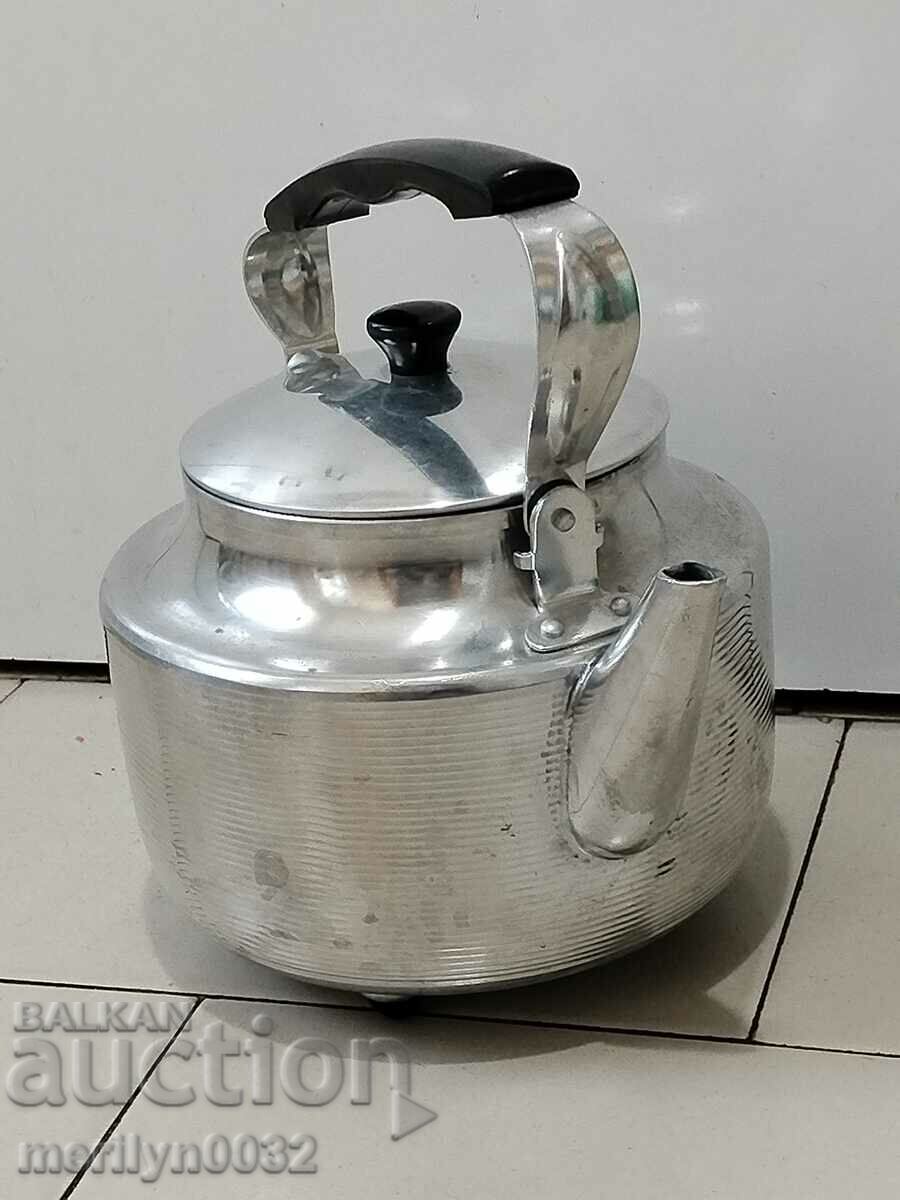 Old electric kettle with bakelite handle USSR 2 liters with price 48.00 BGN | € 24.54 Old electric kettle with bakelite handle USSR 2 liters with price 48.00 BGN | € 24.54