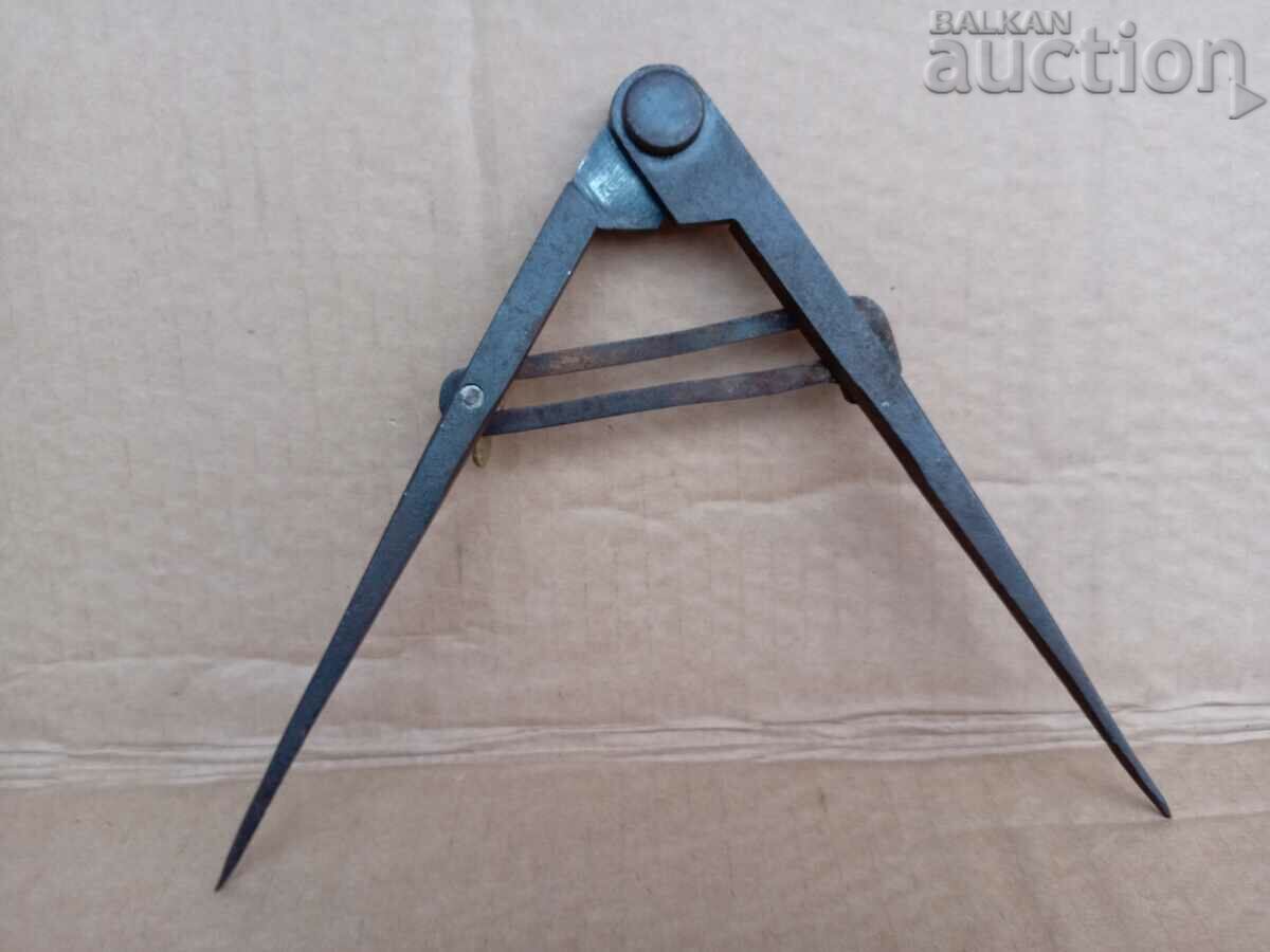 Delivery of antique primitive compass Delivery of antique primitive compass