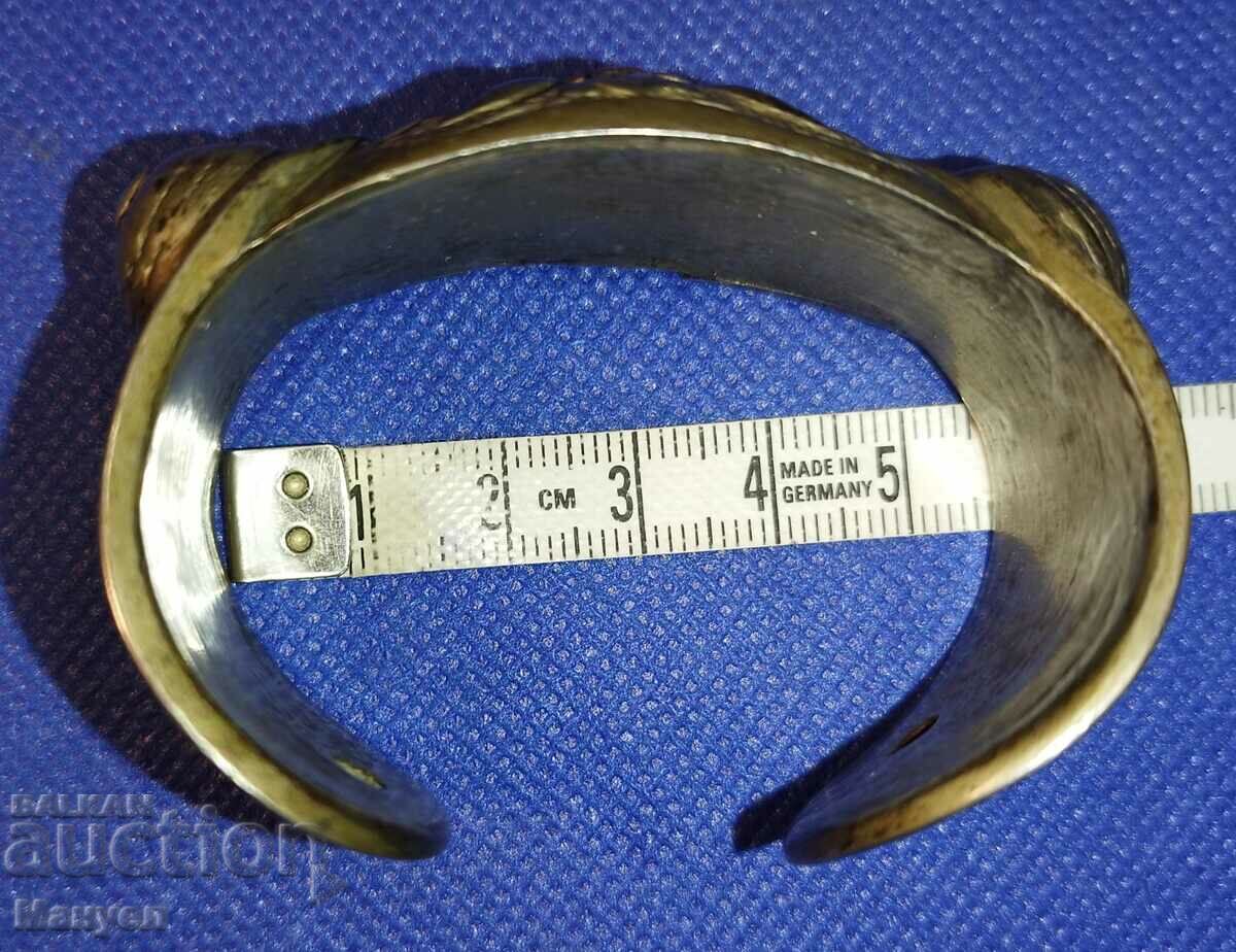 Auction Old Renaissance silver bracelet (slingshot). Auction Old Renaissance silver bracelet (slingshot).