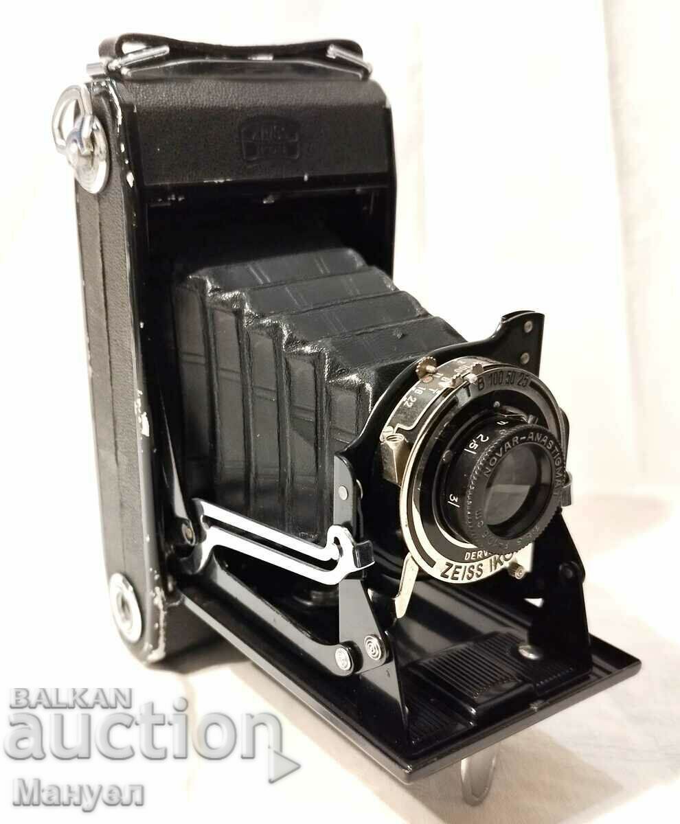 Old "Zeiss ikon" bellows camera. with price 180.00 BGN | € 92.03 Old "Zeiss ikon" bellows camera. with price 180.00 BGN | € 92.03