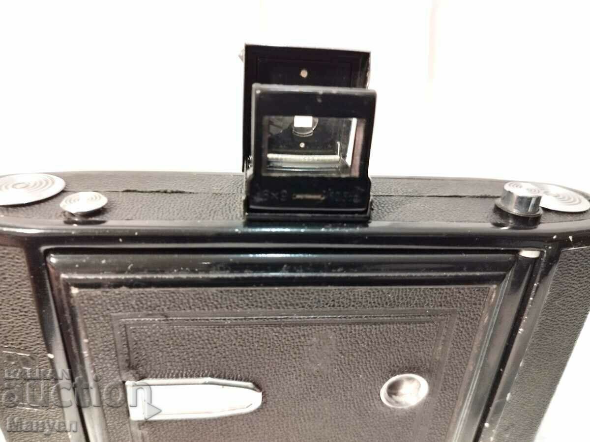 Delivery of Old "Zeiss ikon" bellows camera. Delivery of Old "Zeiss ikon" bellows camera.