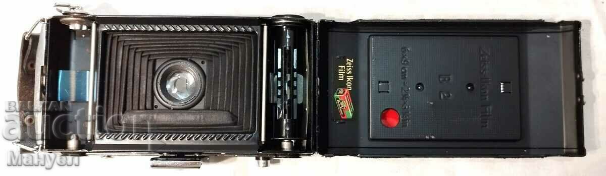 Old "Zeiss ikon" bellows camera. - 5 Old "Zeiss ikon" bellows camera. - 5