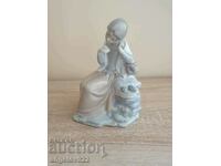 Spanish porcelain figure statuette DAO