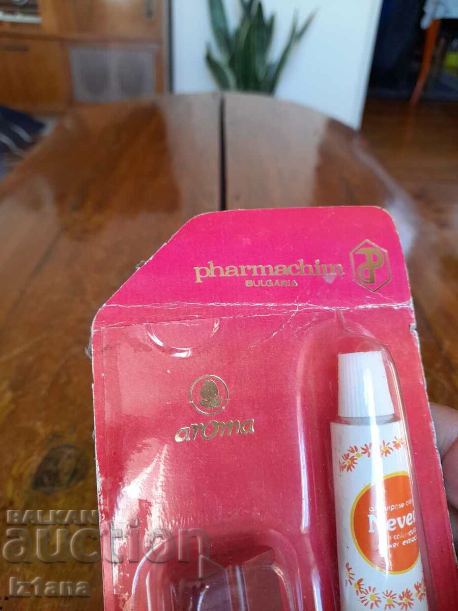 Set de colonie Old Desir, crema Aroma Calendula cu preț 55.00 BGN | € 28.12 Set de colonie Old Desir, crema Aroma Calendula cu preț 55.00 BGN | € 28.12