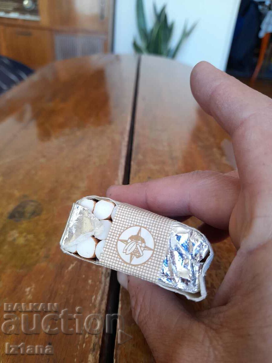 Auction An old pack of BT cigarettes Auction An old pack of BT cigarettes