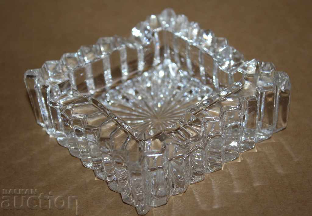 . UNUSED SOLID GLASS CIGARETTE ASHTRAY . UNUSED SOLID GLASS CIGARETTE ASHTRAY
