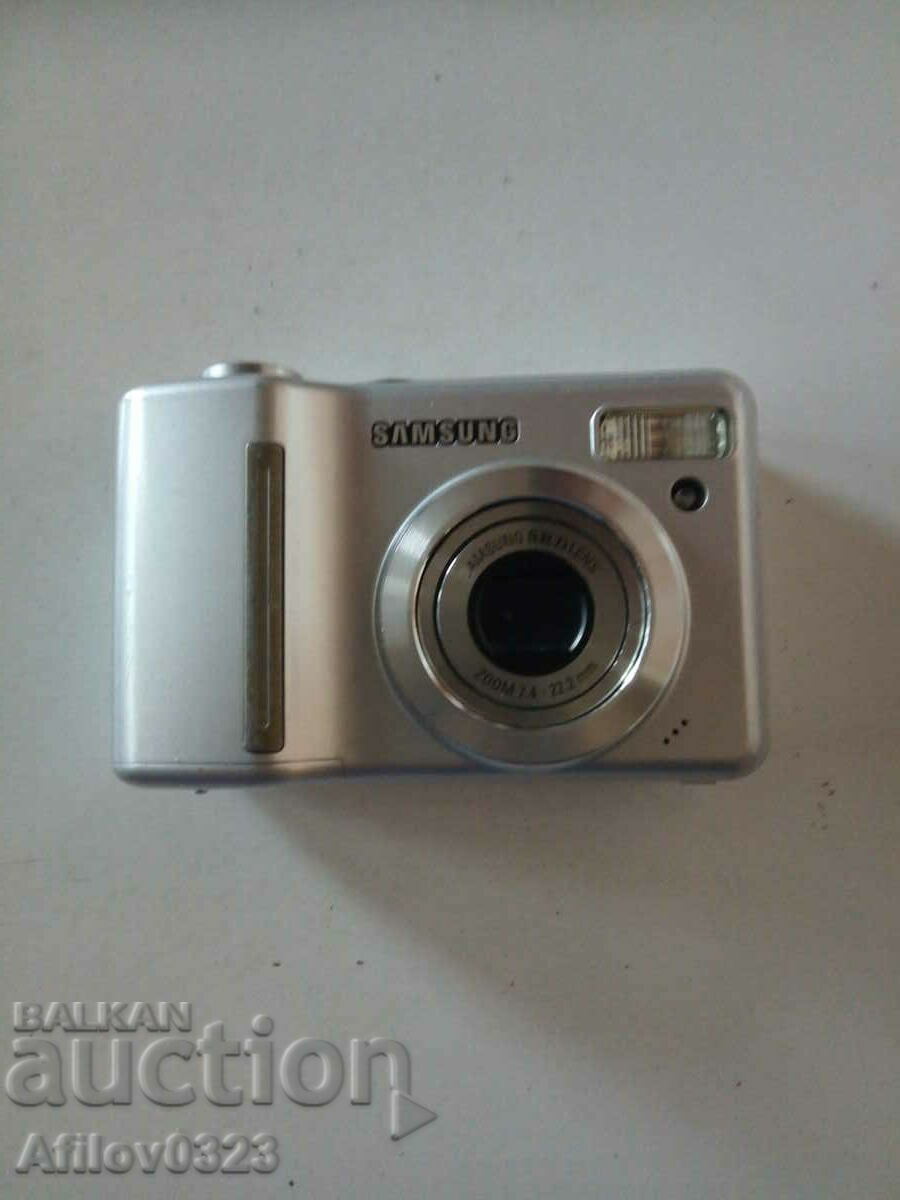 Samsung S830 Digital Camera.