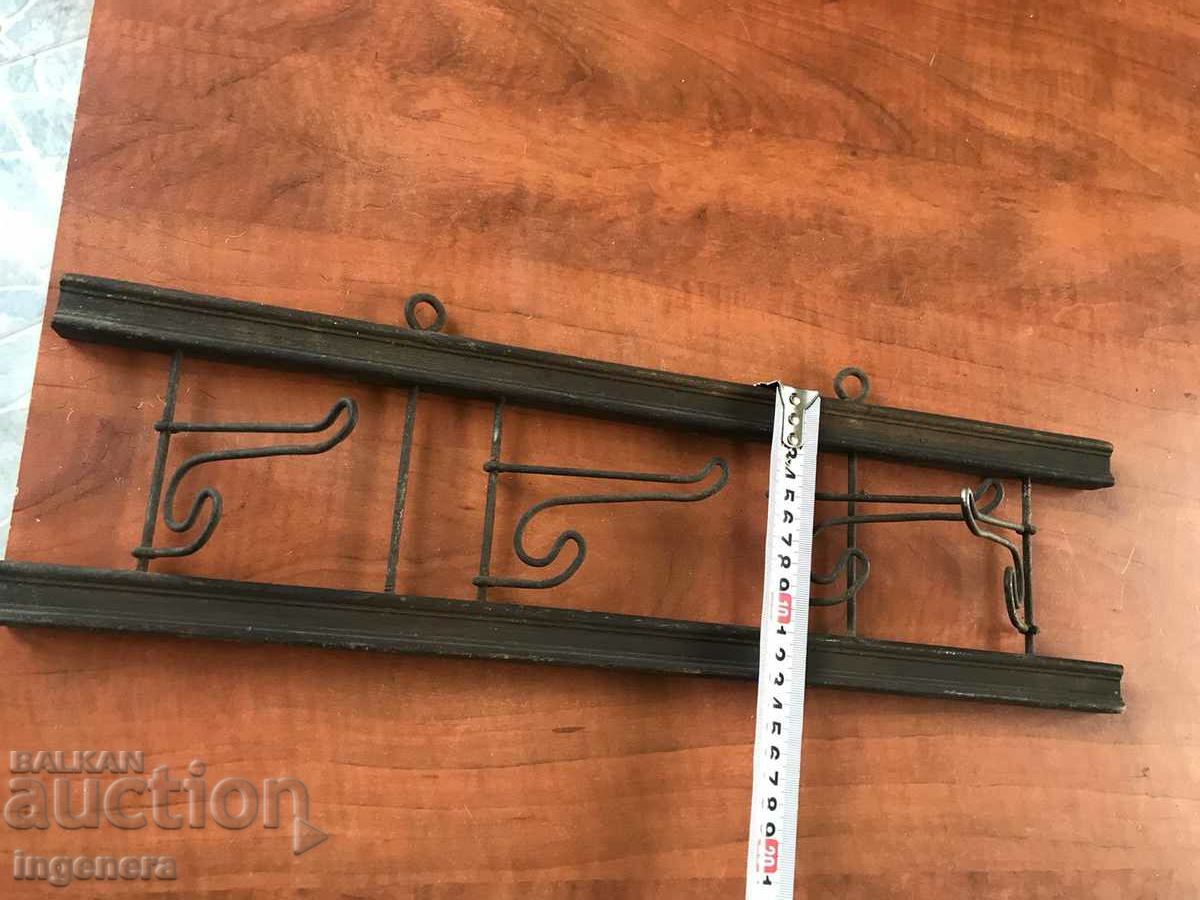 Delivery of HANGER HANGER WOOD METAL SLIDING ANTIQUE Delivery of HANGER HANGER WOOD METAL SLIDING ANTIQUE