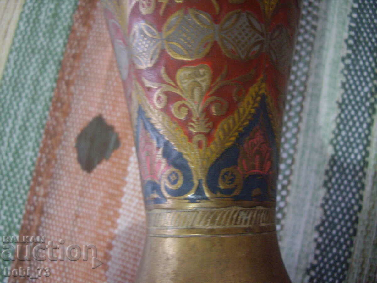 Delivery of A very old, beautiful and large bronze, hand-painted vase. Delivery of A very old, beautiful and large bronze, hand-painted vase.