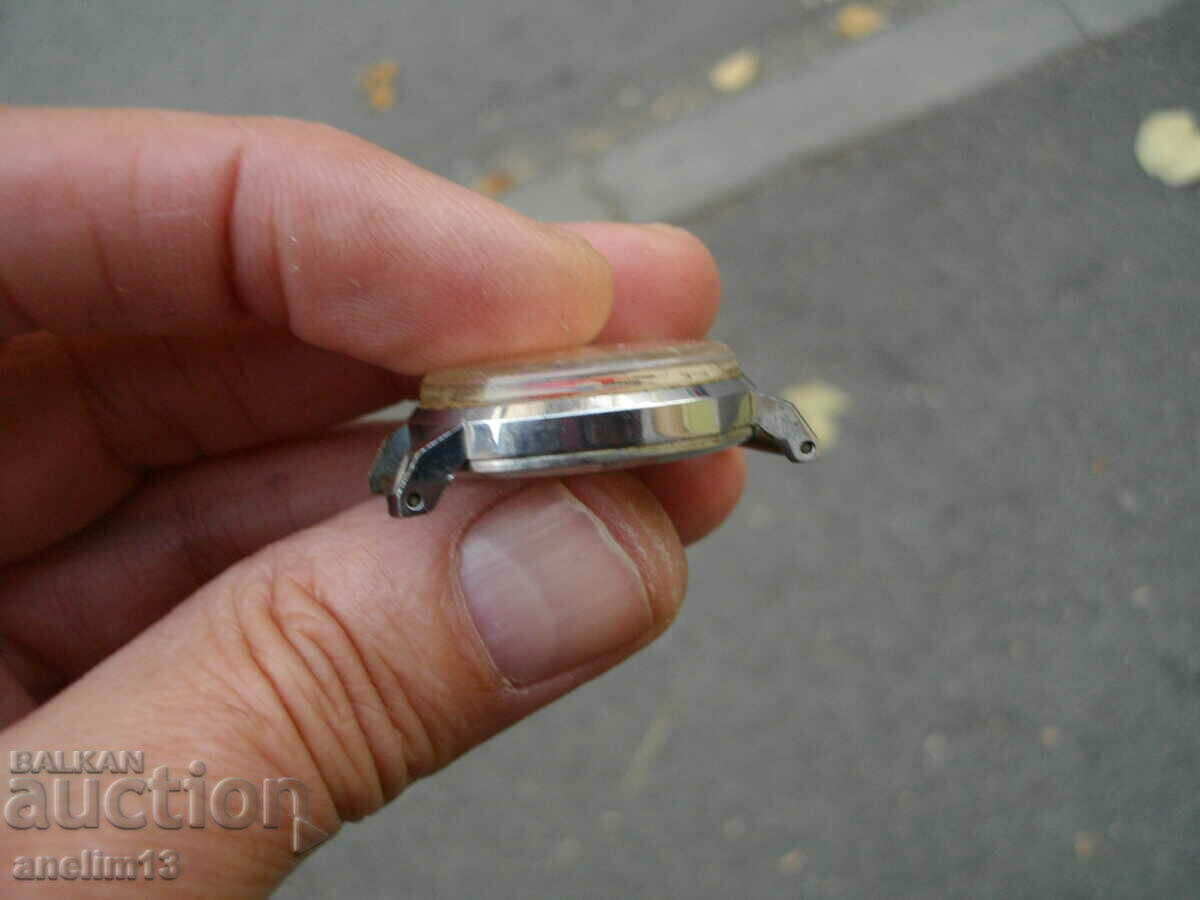 ZARIA ANIMATED COLLECTIBLE CLOCK - 6 ZARIA ANIMATED COLLECTIBLE CLOCK - 6