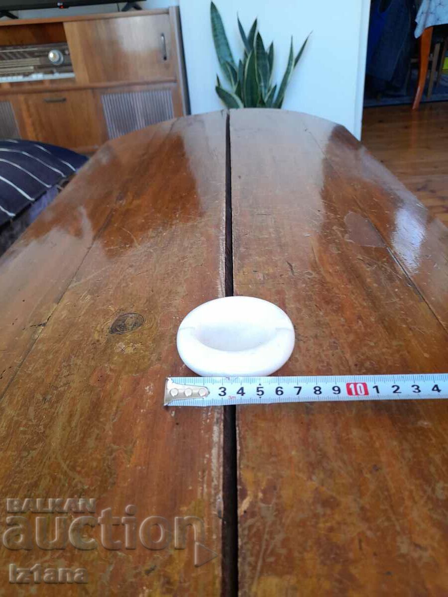 Scrumiera veche din marmură cu preț 22.00 BGN | € 11.25