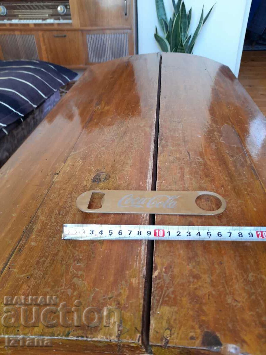 Deschizător vechi Coca Cola, Coca Cola cu preț 32.00 BGN | € 16.36 Deschizător vechi Coca Cola, Coca Cola cu preț 32.00 BGN | € 16.36