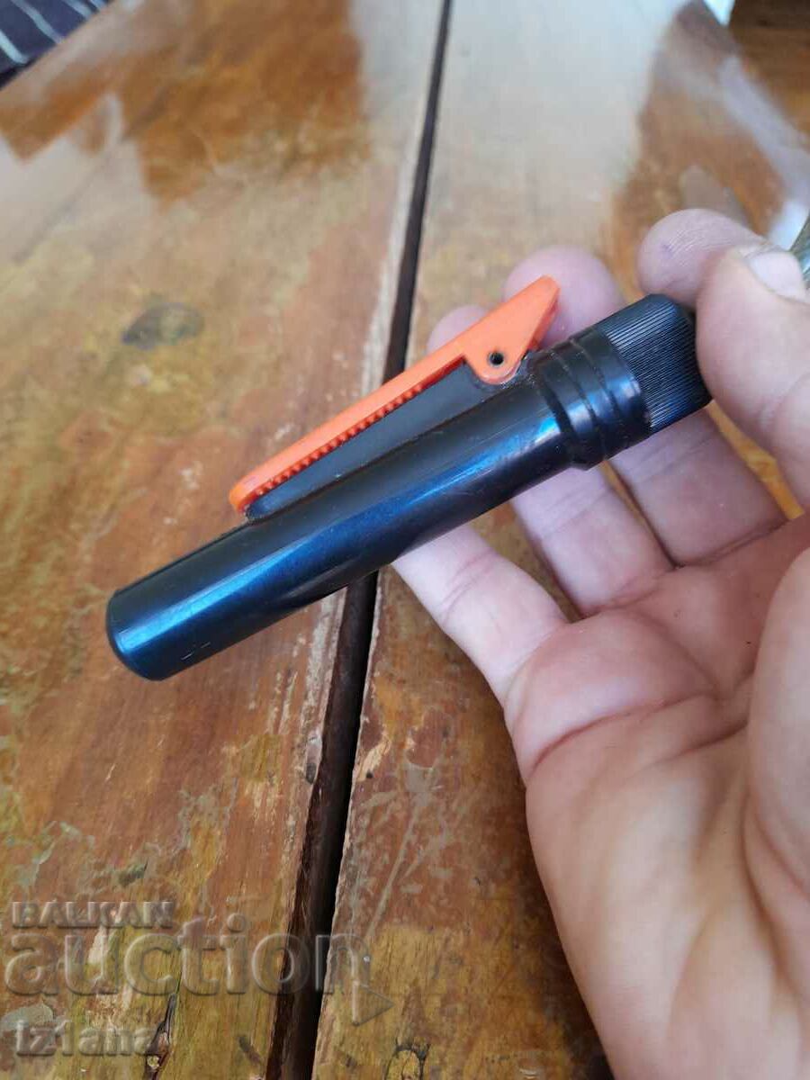 Auction Old Renault removable lamp Auction Old Renault removable lamp