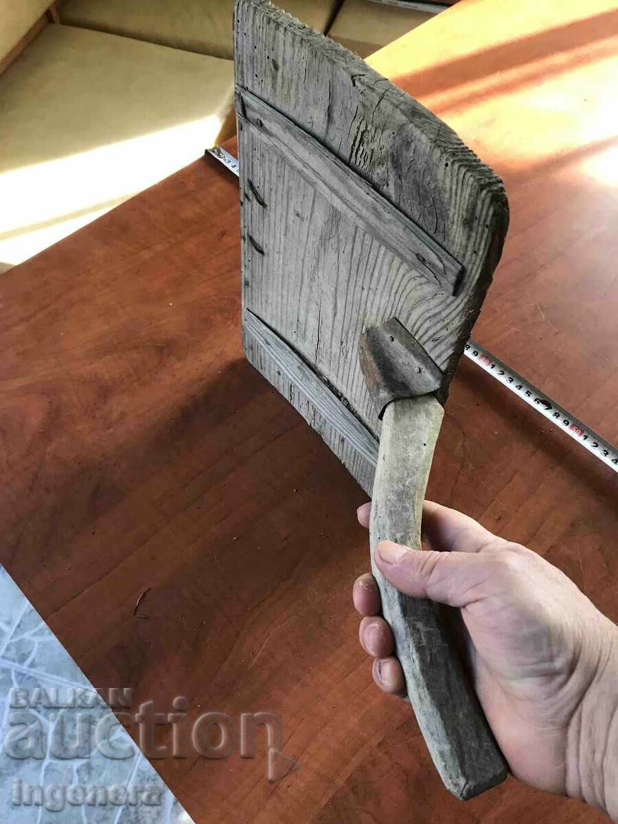 Auction HAND WOOL PICKER ANTIQUE TOOL DARAK WOOD Auction HAND WOOL PICKER ANTIQUE TOOL DARAK WOOD
