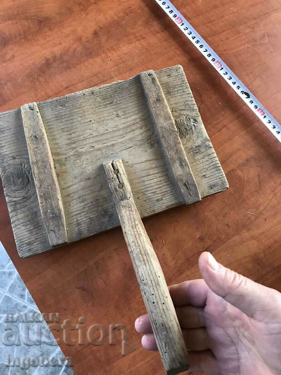 CULEGATOR DE LÂNĂ DE MÂNĂ UNAL ANTIC LEMN ÎNCHIS cu preț 21.00 BGN | € 10.74 CULEGATOR DE LÂNĂ DE MÂNĂ UNAL ANTIC LEMN ÎNCHIS cu preț 21.00 BGN | € 10.74