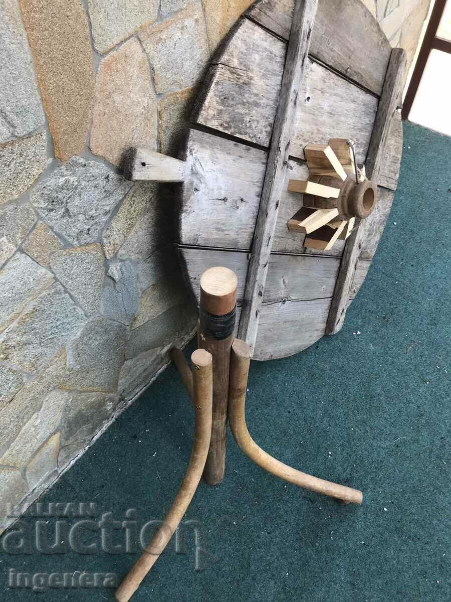 Auction TABLE WOOD ROUND SWIVEL HANDLE ASSEMBLY ANTIQUE Auction TABLE WOOD ROUND SWIVEL HANDLE ASSEMBLY ANTIQUE