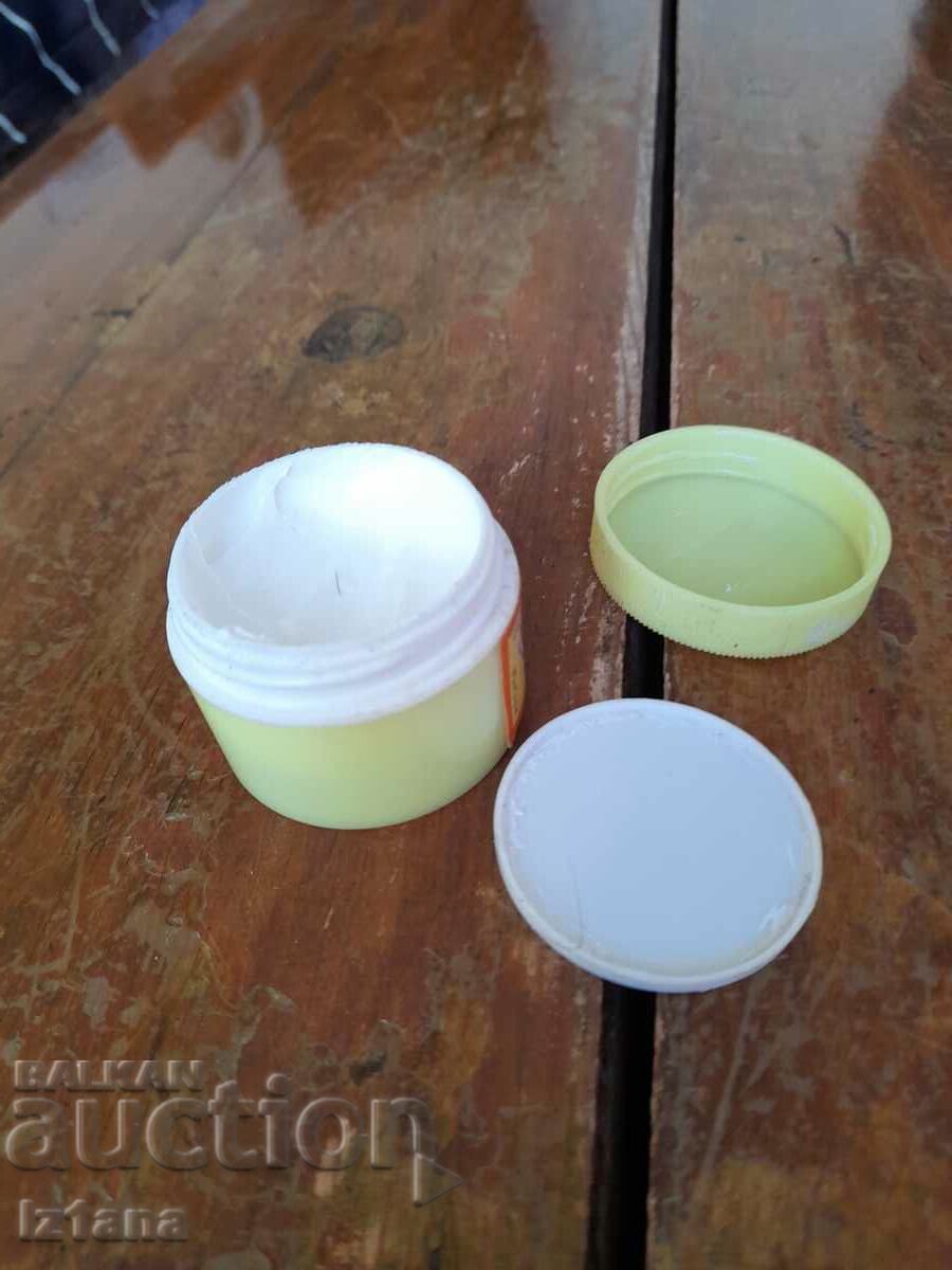 Auction Old Cream Medico Ideal Aroma Auction Old Cream Medico Ideal Aroma