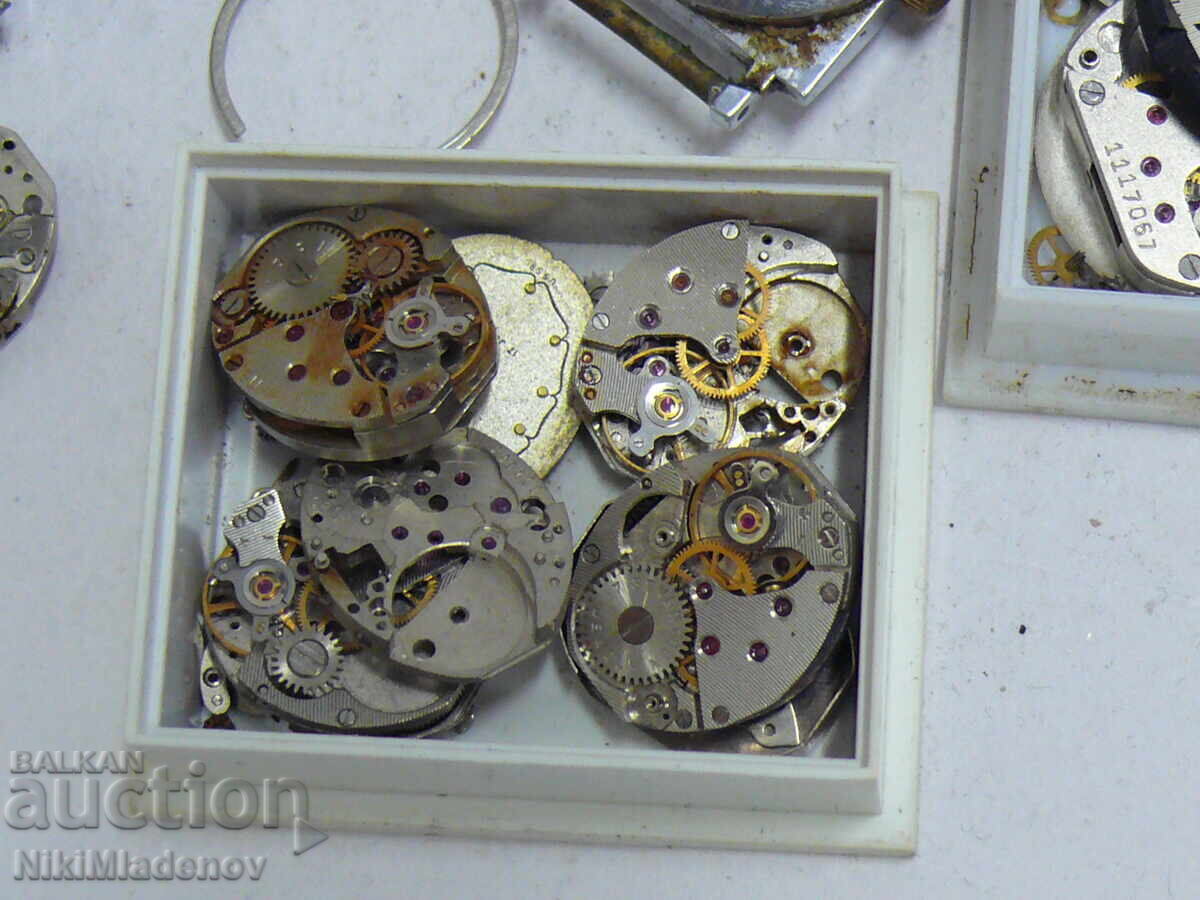 Lot of ladies' ZARIA and CHAIKA wristwatches and other parts - 7 Lot of ladies' ZARIA and CHAIKA wristwatches and other parts - 7