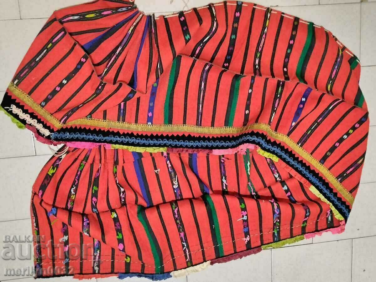 Old squealing 2.7 meter costume with bruchnik klaryanka embroidery with price 299.00 BGN | € 152.88 Old squealing 2.7 meter costume with bruchnik klaryanka embroidery with price 299.00 BGN | € 152.88