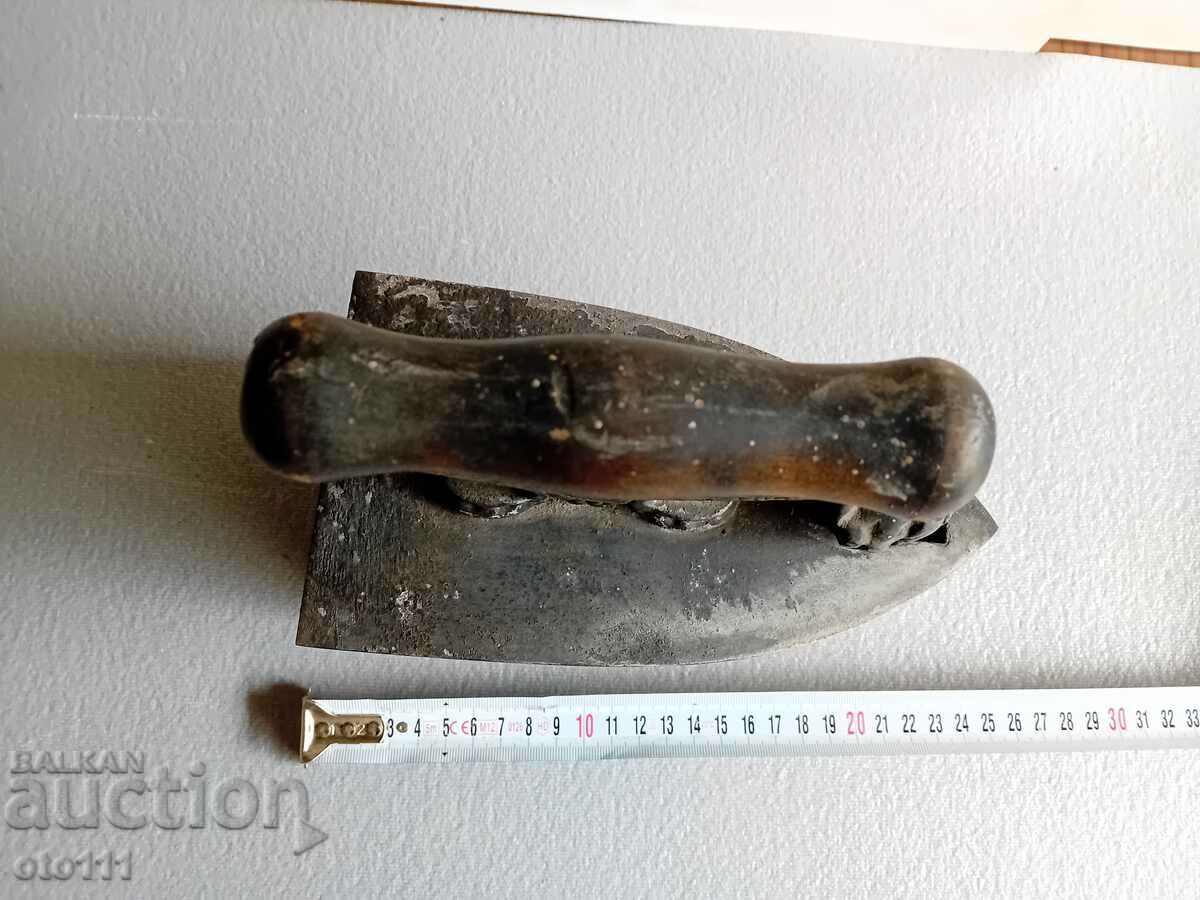 OLD IRON with price 50.00 BGN | € 25.56