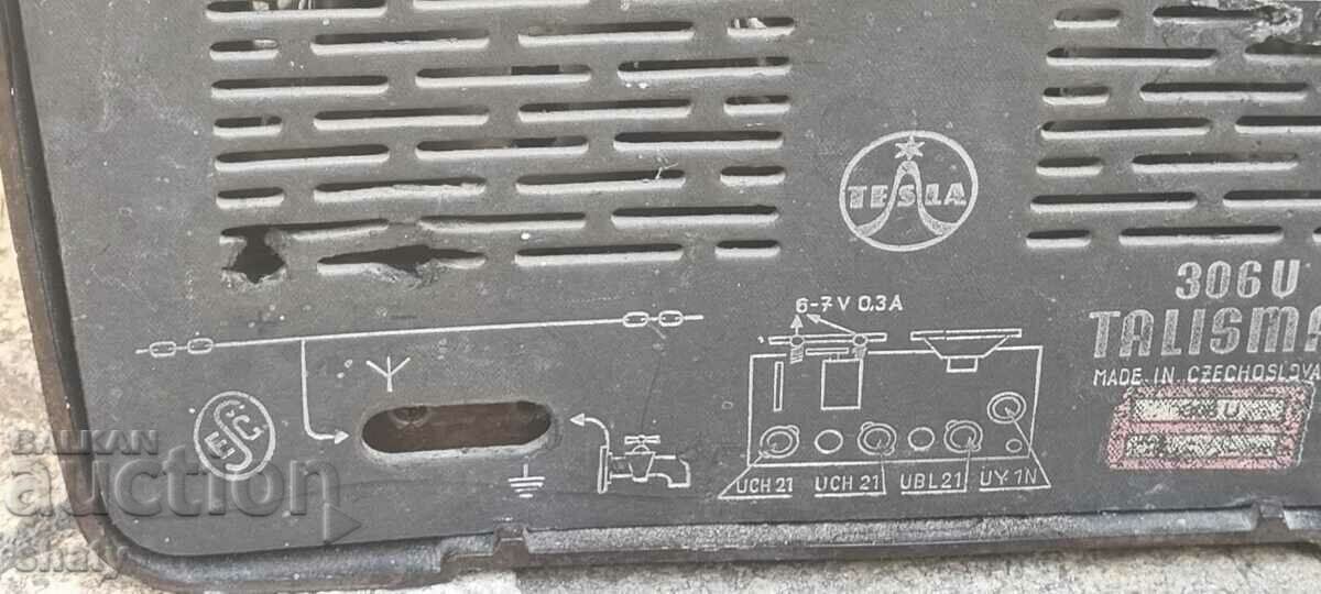 Old Bakelite Tesla Radio - 7 Old Bakelite Tesla Radio - 7