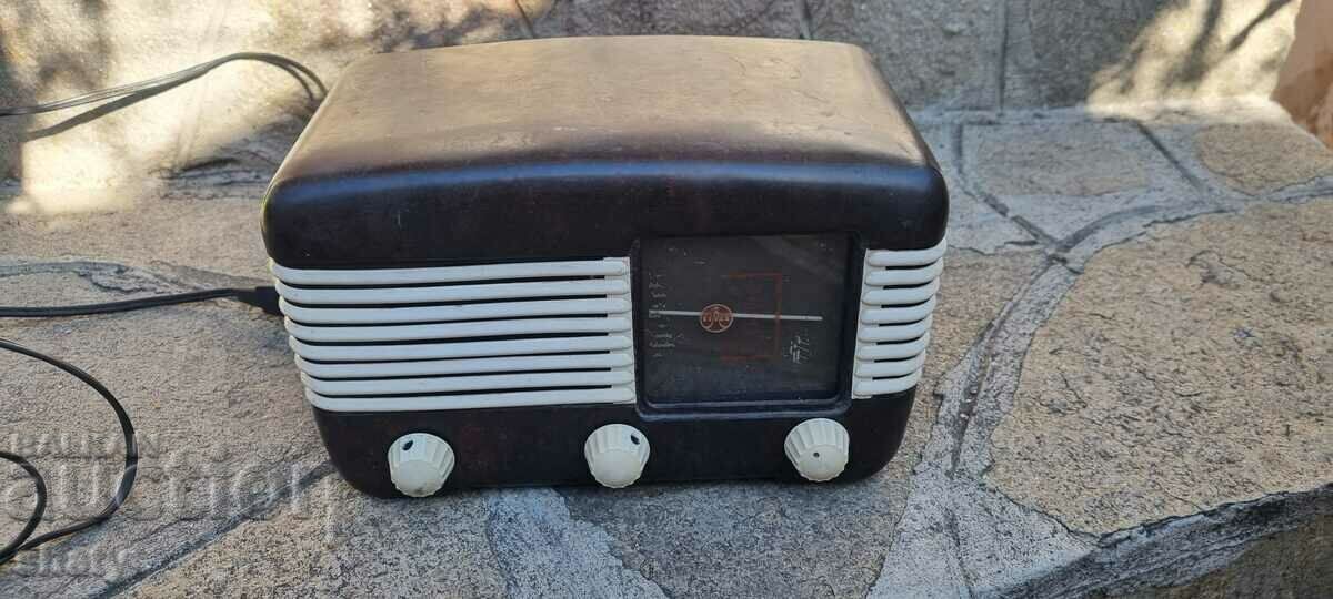 Old Bakelite Tesla Radio