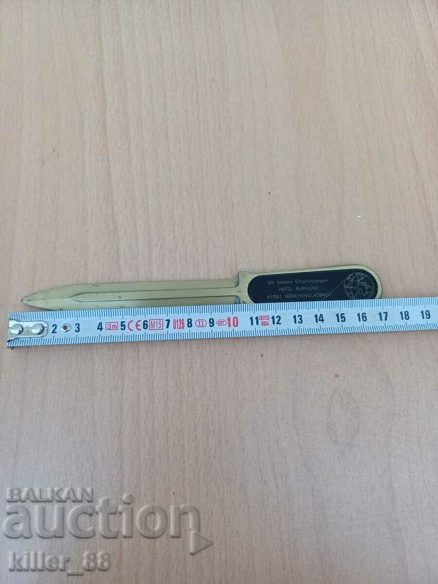 Livrarea Cuțit pentru scrisori Livrarea Cuțit pentru scrisori