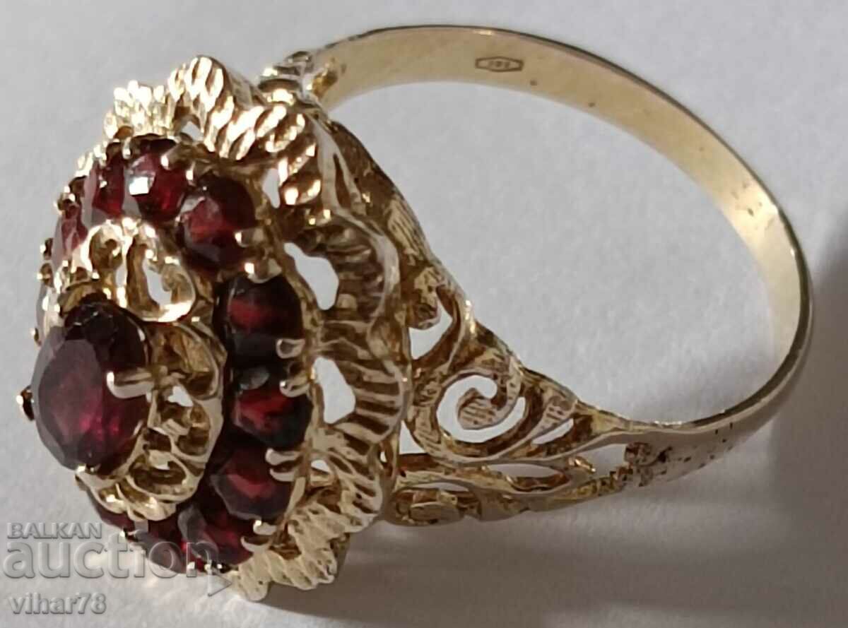 Old gold ring 8 carat- 333 with garnets with price 599.99 BGN | € 306.77 Old gold ring 8 carat- 333 with garnets with price 599.99 BGN | € 306.77