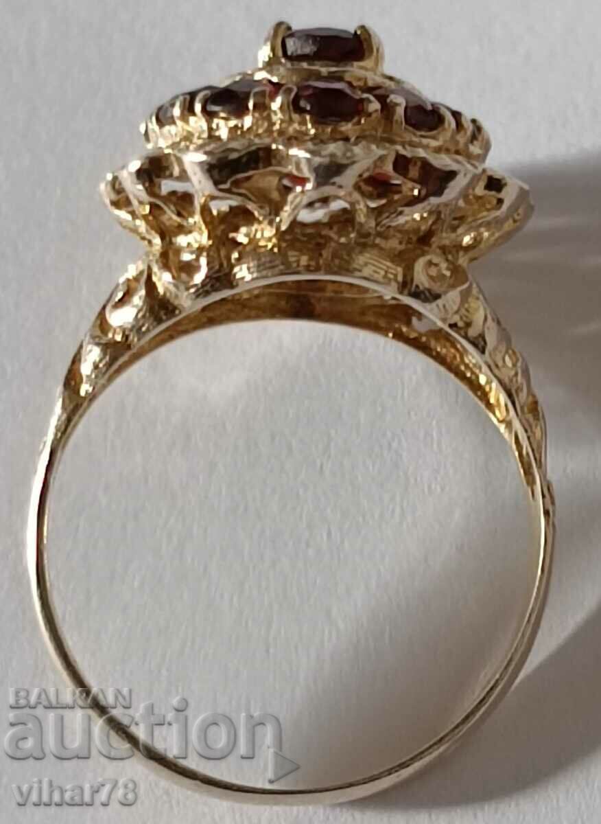 Old gold ring 8 carat- 333 with garnets - 6 Old gold ring 8 carat- 333 with garnets - 6