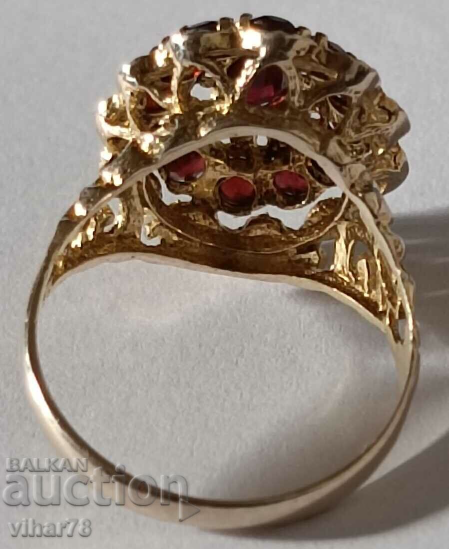 Old gold ring 8 carat- 333 with garnets - 7 Old gold ring 8 carat- 333 with garnets - 7