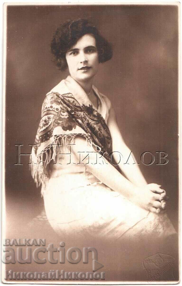 OLD PHOTO SKOPJE MACEDONIA YOUNG WOMAN IN STUDIO D204 OLD PHOTO SKOPJE MACEDONIA YOUNG WOMAN IN STUDIO D204