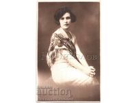 OLD PHOTO SKOPJE MACEDONIA YOUNG WOMAN IN STUDIO D204