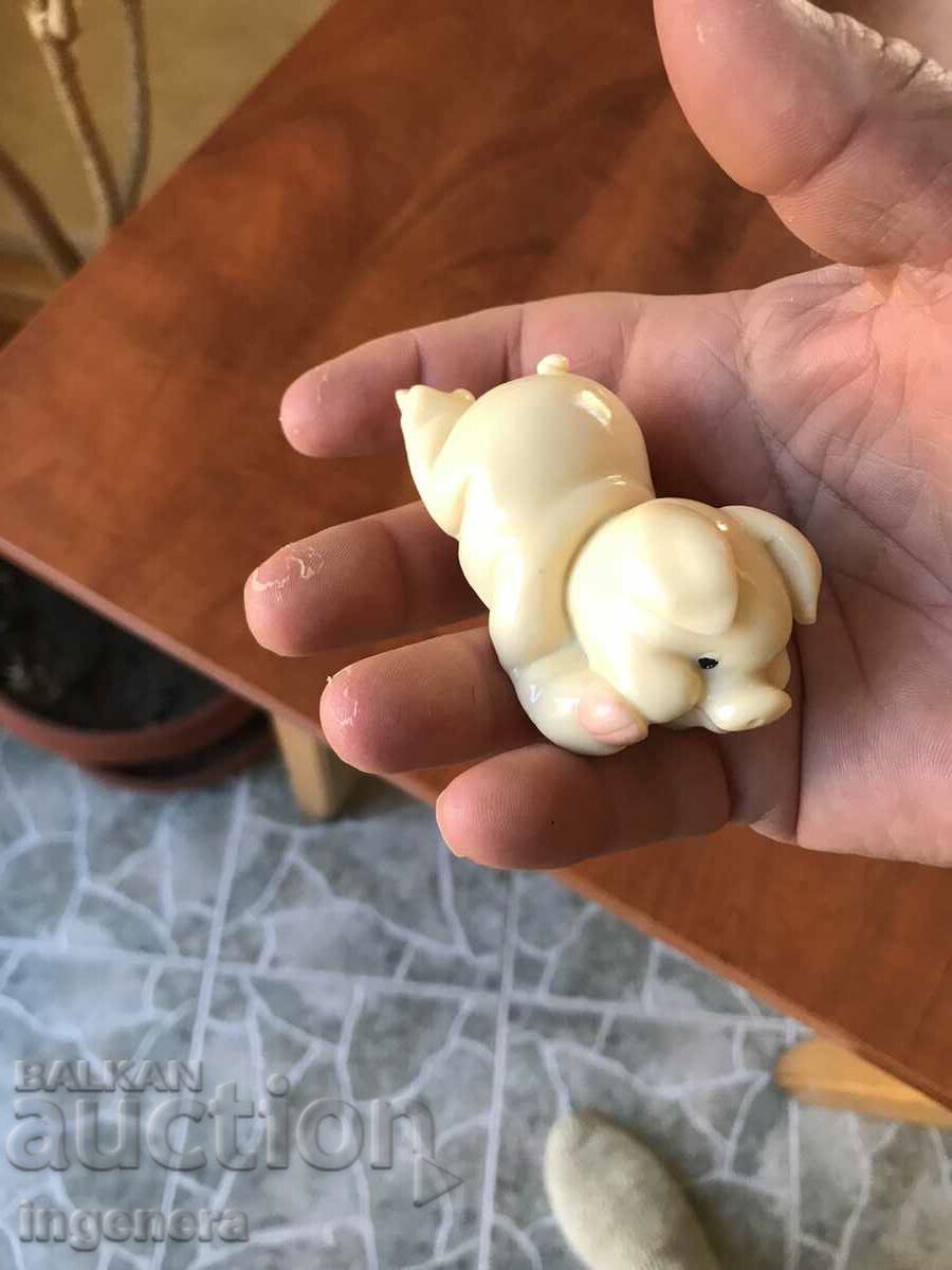 PIG FIGURE 6 AND 8 CM LENGTH. HEAVY CAST COMPOSITION - 5 PIG FIGURE 6 AND 8 CM LENGTH. HEAVY CAST COMPOSITION - 5