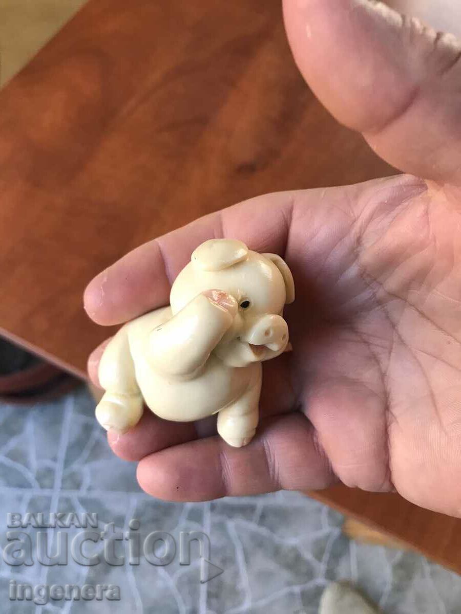 PIG FIGURE 6 AND 8 CM LENGTH. HEAVY CAST COMPOSITION - 6 PIG FIGURE 6 AND 8 CM LENGTH. HEAVY CAST COMPOSITION - 6